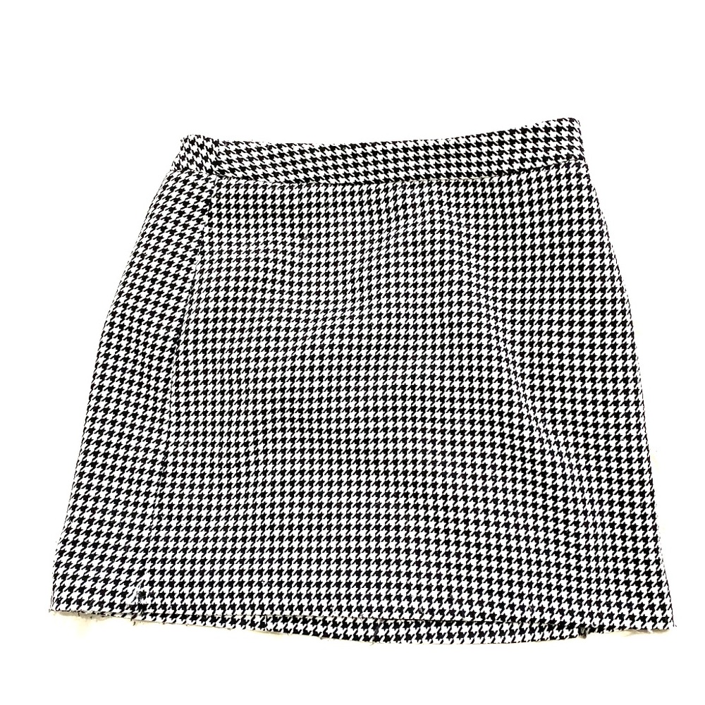Black and white ASOS skirt! 🦋